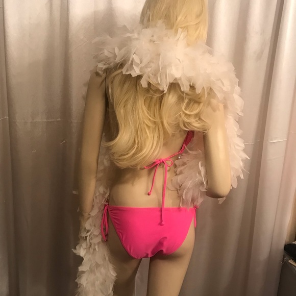 Adorable y2k hello kitty hot pink crystal bikini and earrings 💕 - Picture 8 of 14